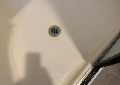 Bathtub Reglazing Service